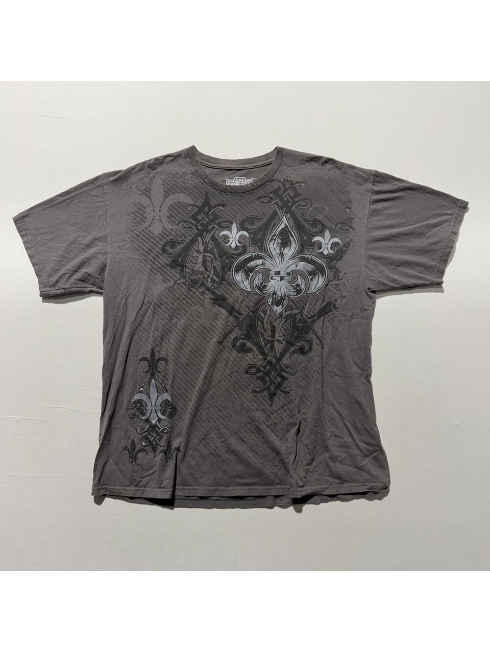 MMA Elite Gray Fleur de Lis Graphic Tee Y2K Affliction Style